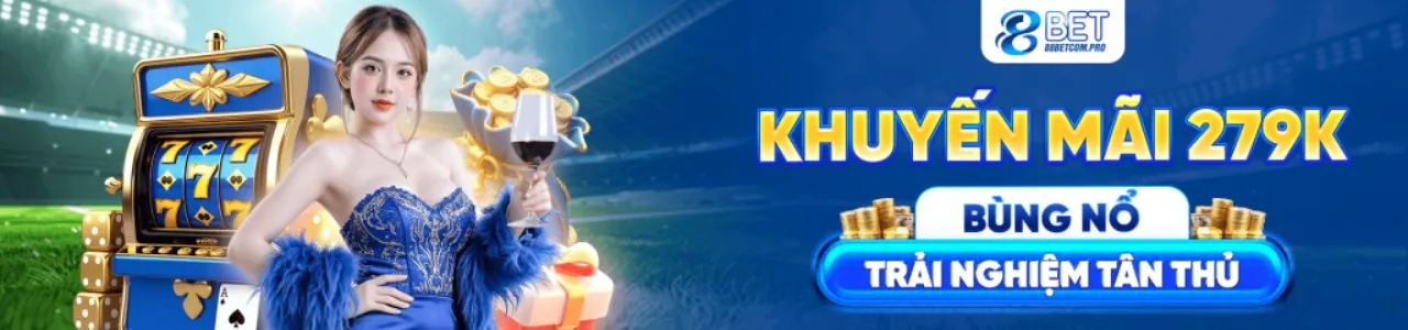 Sân vận động với trận đấu bóng đá đang diễn ra, người hâm mộ cuồng nhiệt và logo kk55 link nổi bật